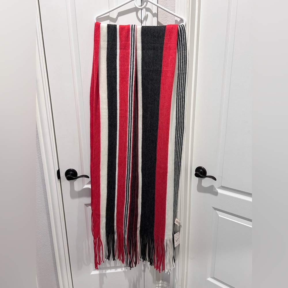🖤🧡🤍 Oversized Shawl